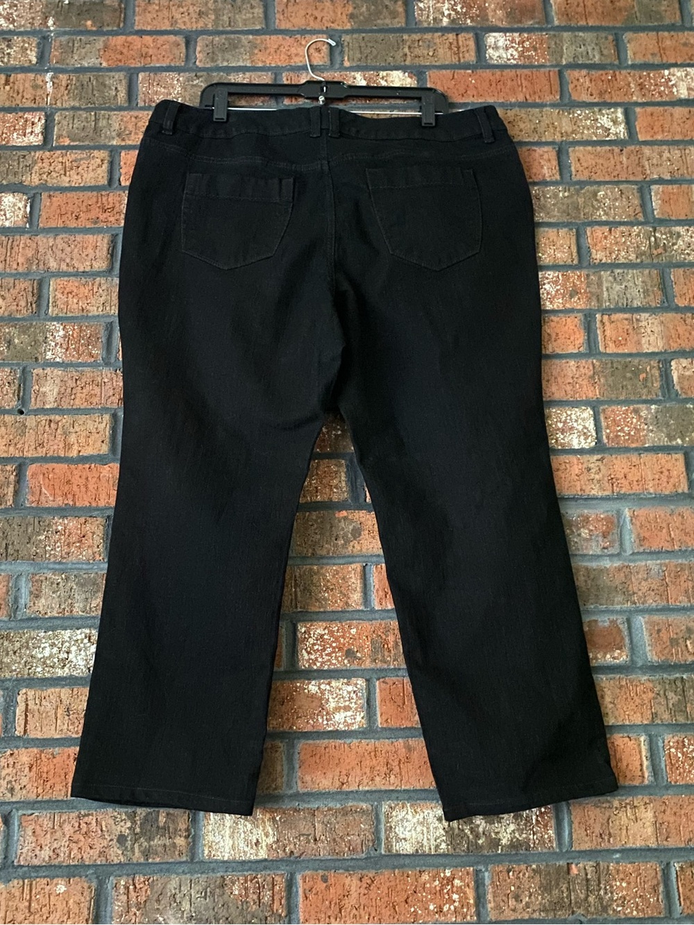 STYLE & CO. SLIM LEG , BLACK JEAN , with a SLIGHT STRETCH - Picture 3 of 11